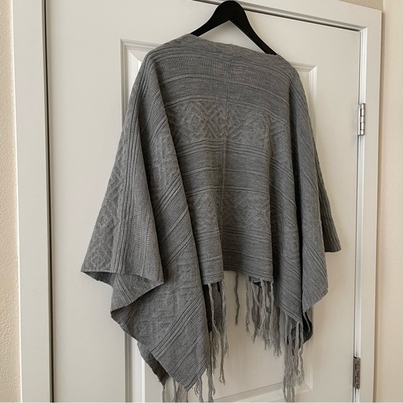 Grey sweater/kimono - Picture 2 of 6